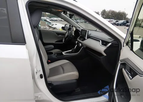 2021 Toyota Rav4 Limited z USA, uszkodzony, nr VIN JTMY1RFV7MD074019